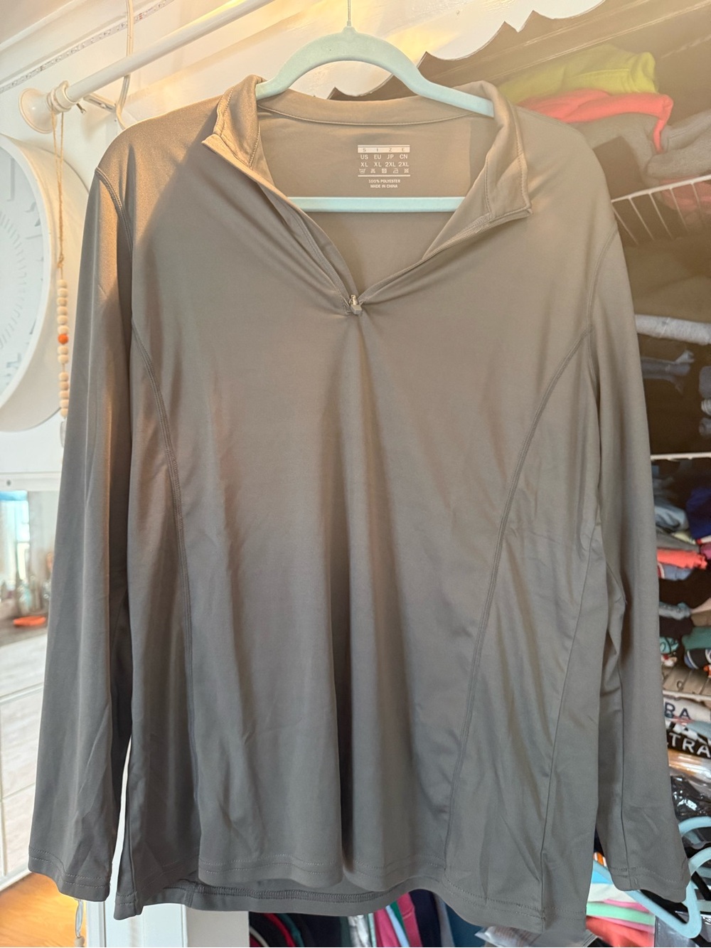 Long-Sleeve Performance Pullover Top - Gray